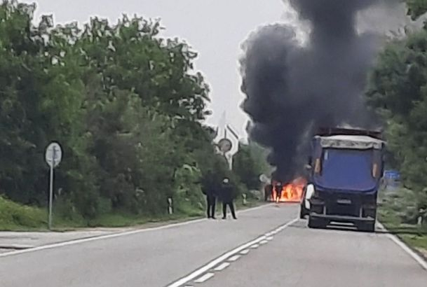 Два овъглени трупа след зверска катастрофа край Две могили СНИМКИ 18+