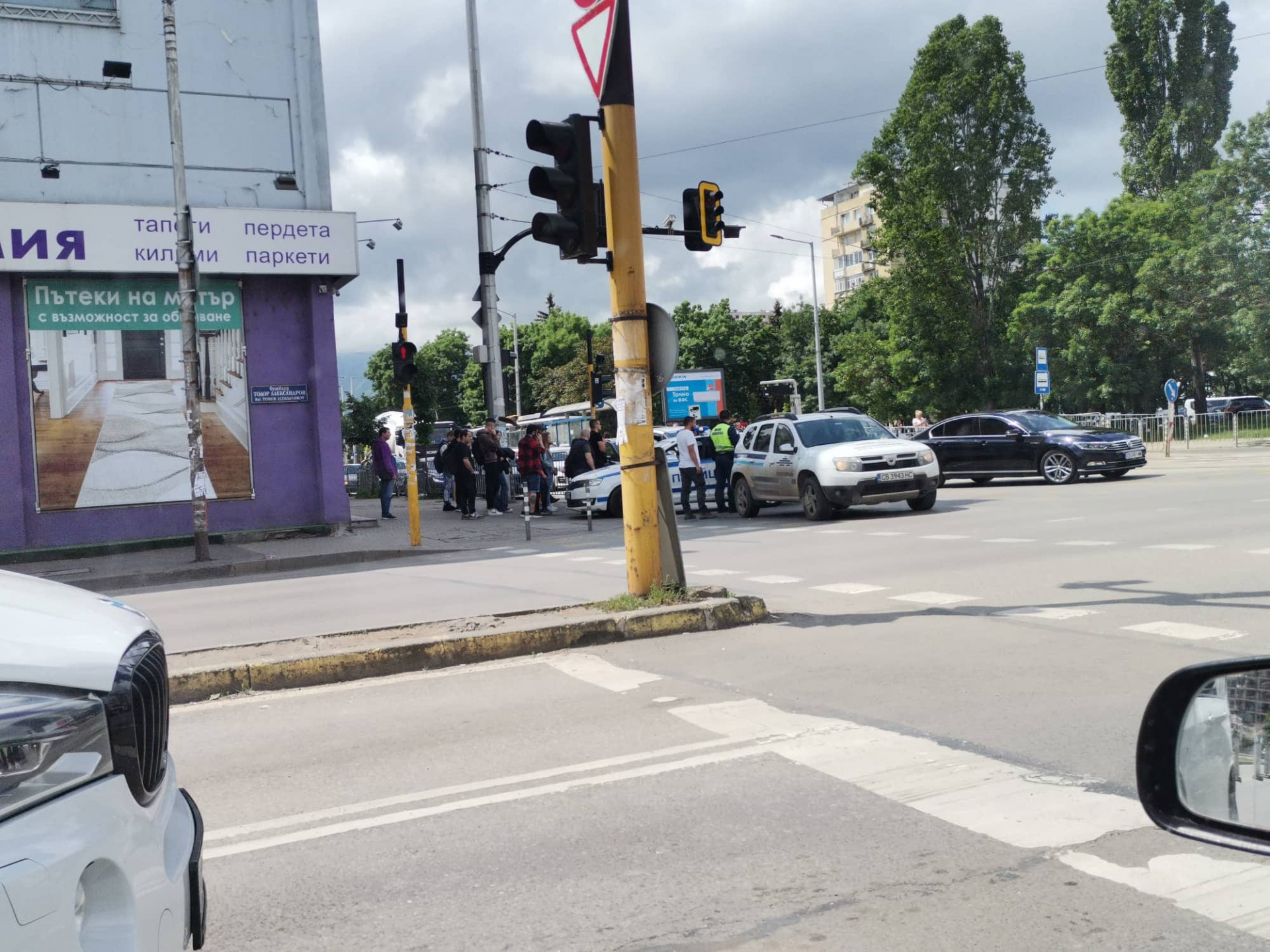 Кола помете 15-г. момиче на столичен булевард СНИМКА