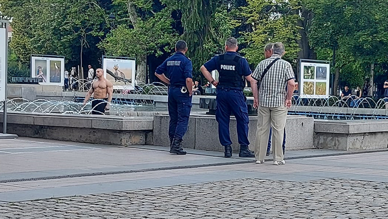 Щракнаха белезниците на мускулест русенец, причината ще ви изуми СНИМКИ