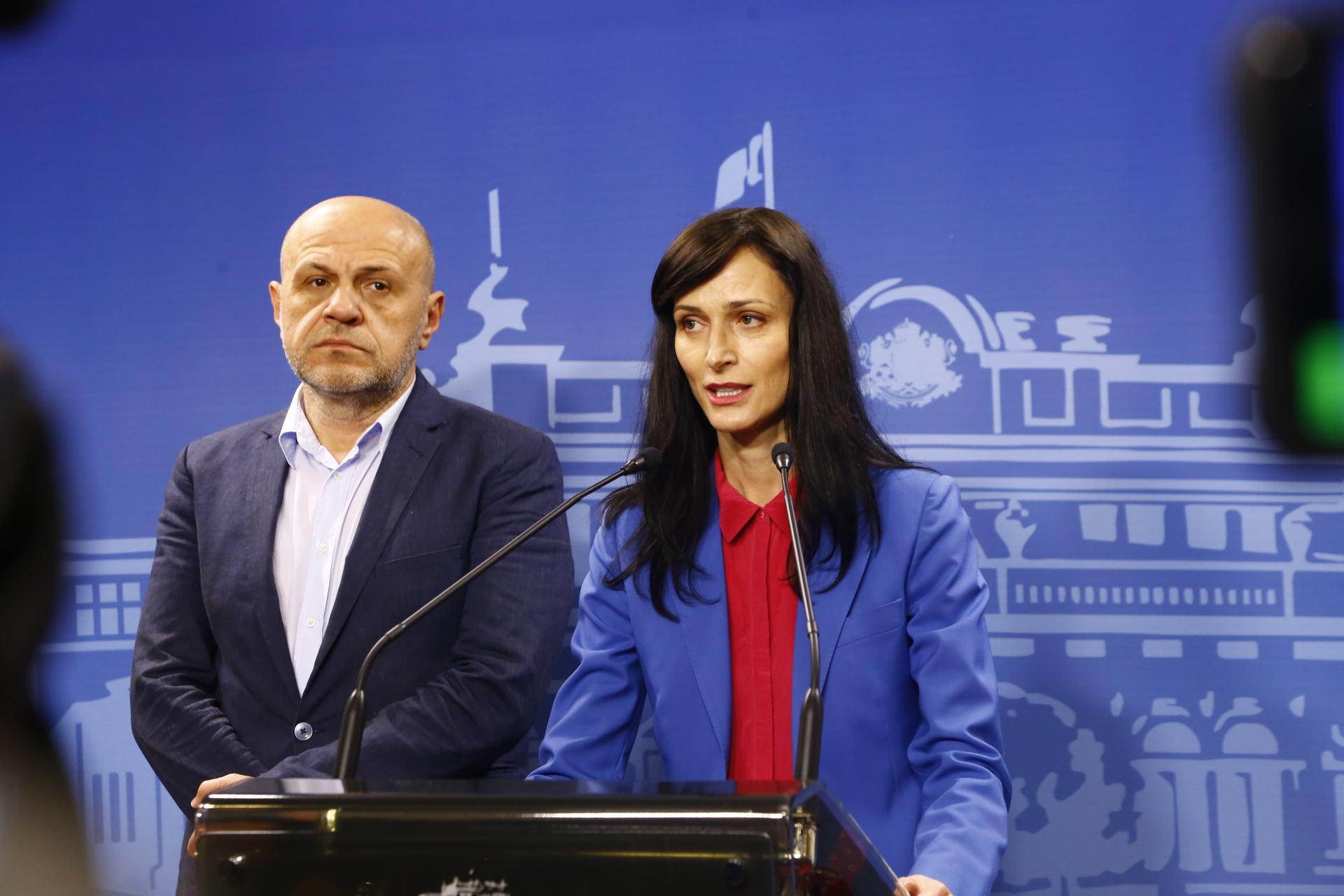 Почна се: Мария Габриел хвърли ръкавицата към ПП БЛИЦ TV