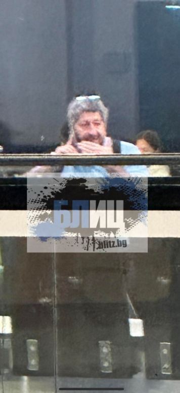 И Христо Иванов засечен във Виена насред политическата криза СНИМКИ