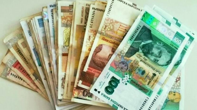 Цяла България е в потрес от изцепката на полицай, арестуван на летище София 