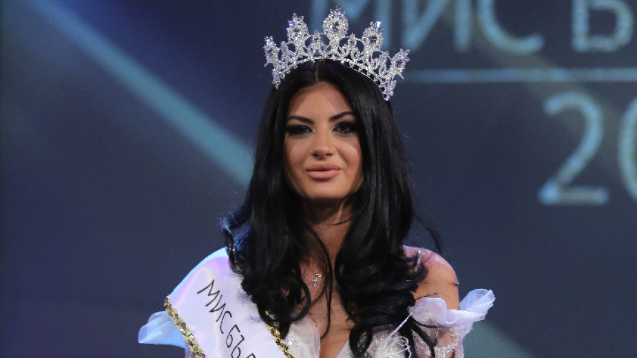 Мис България 2020 си показа задните части на СНИМКА 18+