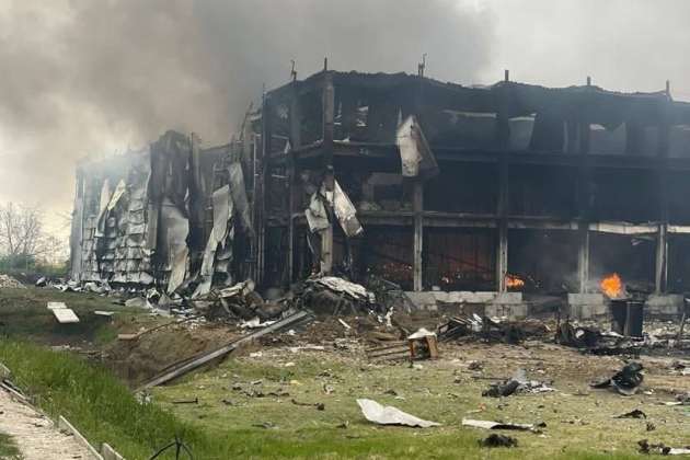 Украински военни издадоха неволно конвой с военна техника и оръжия, последваха удари ВИДЕО