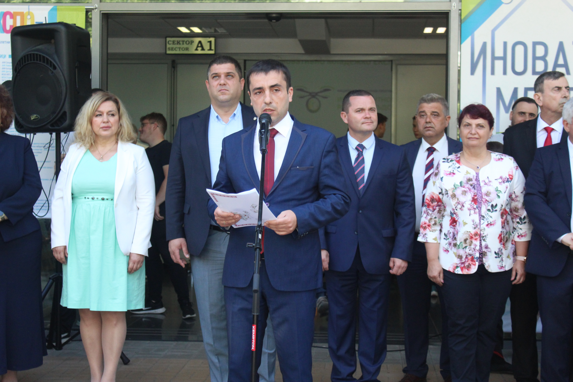 Десетки студенти и ученици представиха проектите си в VII-ото Иновативно експо