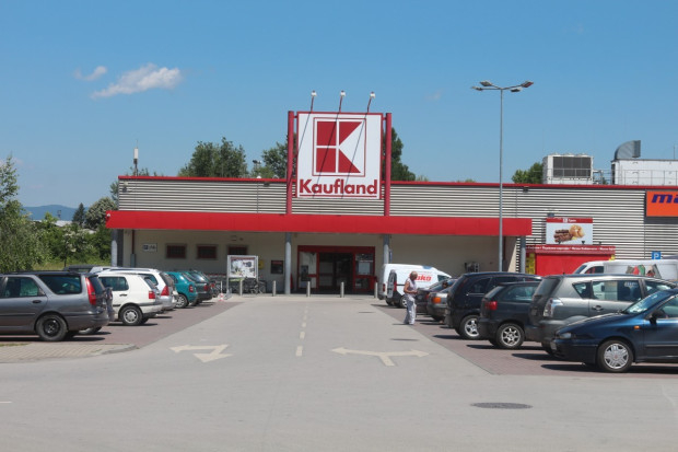 Много внимавайте, ако спирате на паркинга на този "Кауфланд", ето защо