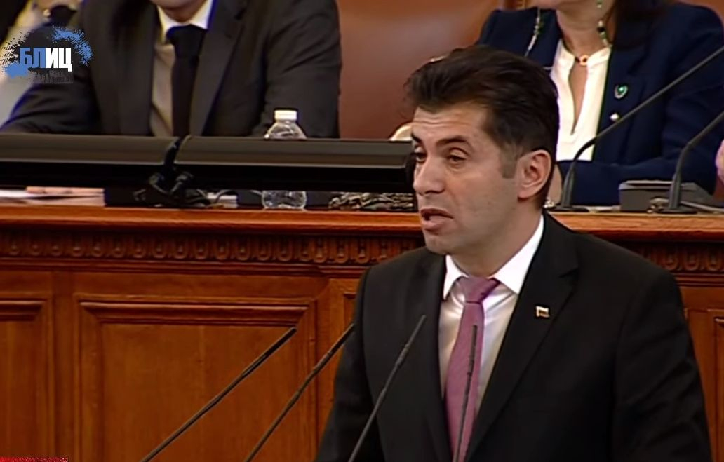 Кирил Петков излезе на трибуната и залата пламна, ето какво се случва! БЛИЦ TV