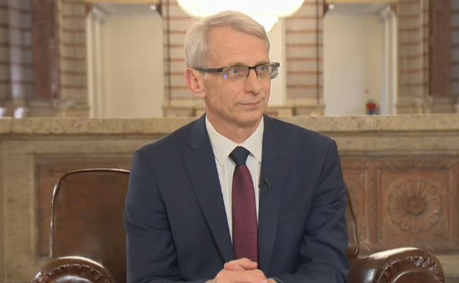 Акад. Денков: Не е вярно, че ще пращаме войници в Украйна