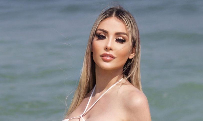 Ослепителна красавица легна под ножа и стана най-страшното ВИДЕО 