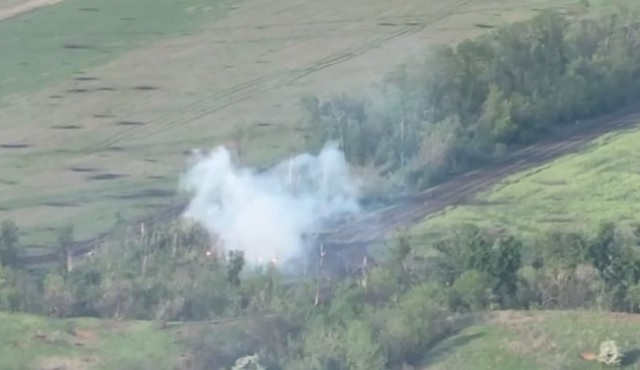 ВИДЕО от войната: Украински десантчици взривиха склад с руски боеприпаси край Бахмут