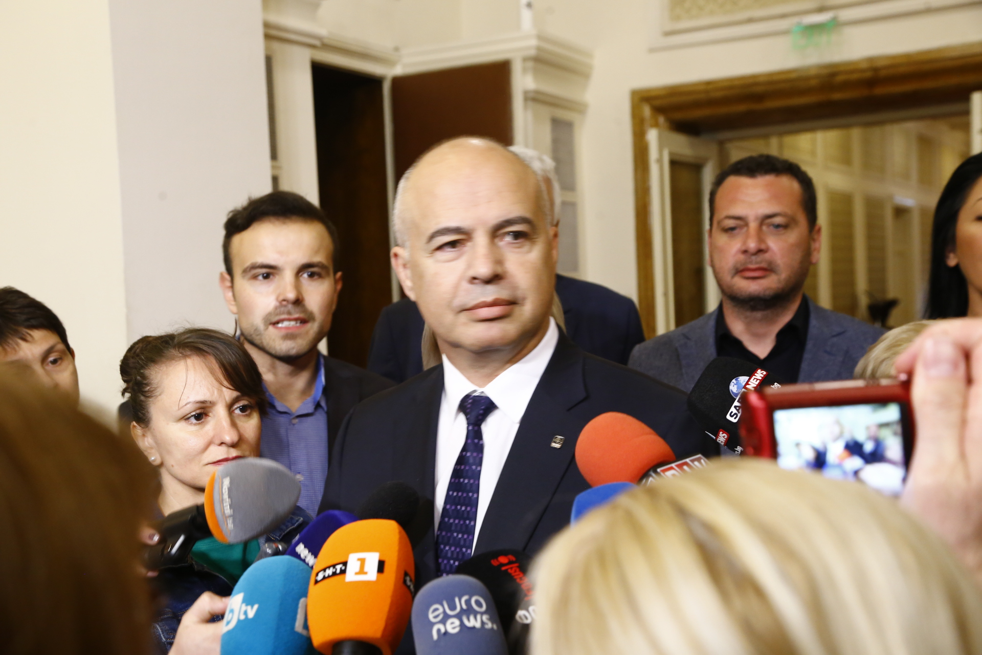 БСП готви нова тесла за кабинета "Денков", Свиленски даде подробности