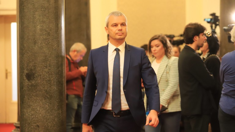 Костадинов учуден защо ПП не го търсят за конституционната реформа