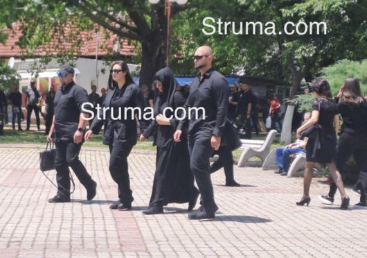 Започна погребението на Геле в Дупница, Златко Баретата е там СНИМКИ