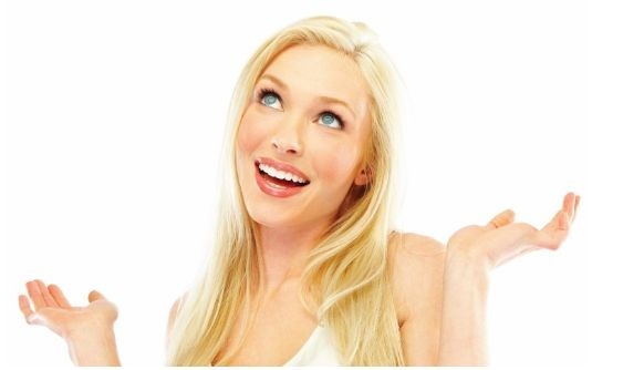 Бременна блондинка отиде да ражда, а гинекологът я смълча със секс съвет 18+