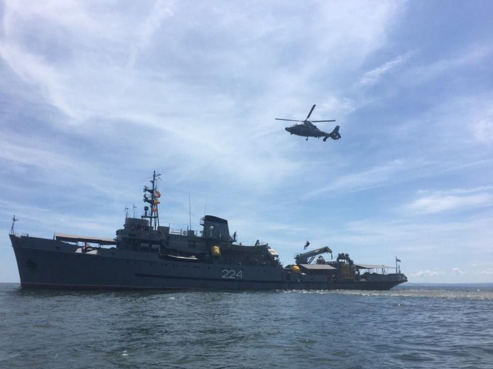 Врагът нападна с подводница и самолети, българските ВМС отразиха атаката