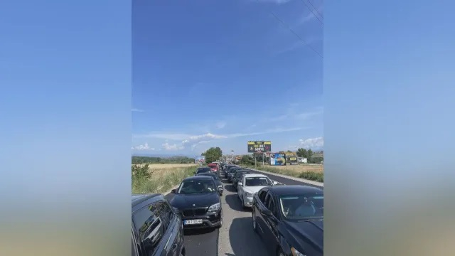 Ад на "Кулата", на шофьорите всеки момент ще им кипне СНИМКИ