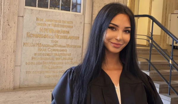 19-годишна българка от Кейптаун е най-младата парфюмеристка в света СНИМКИ