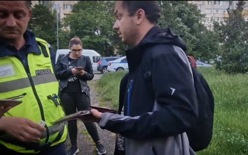 Ловци на педофили сгащиха пиян извратеняк с изути гащи до детска площадка в София, а когато ченгетата дойдоха... ВИДЕО 