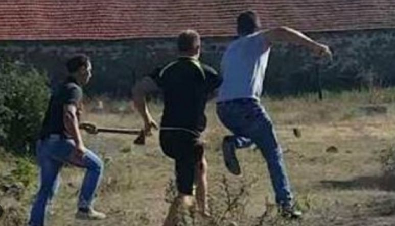 Брутален масов бой в Добричко, има ранени