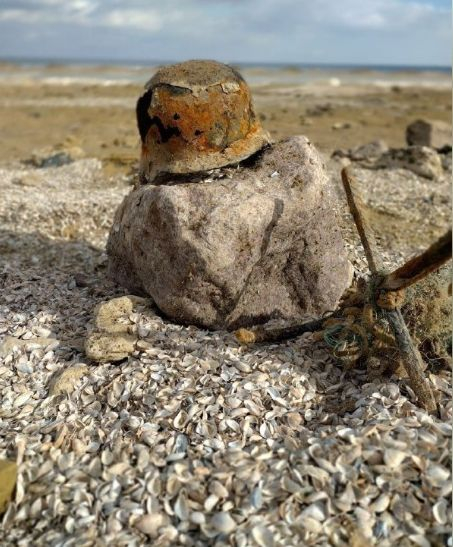 Черепи, каски и пистолети лъснаха на дъното на взривения "Нова Каховка" СНИМКИ
