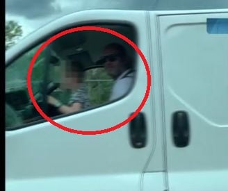 Потрес без край: Дете шофира бус по столичния бул. „Черни връх“ ВИДЕО