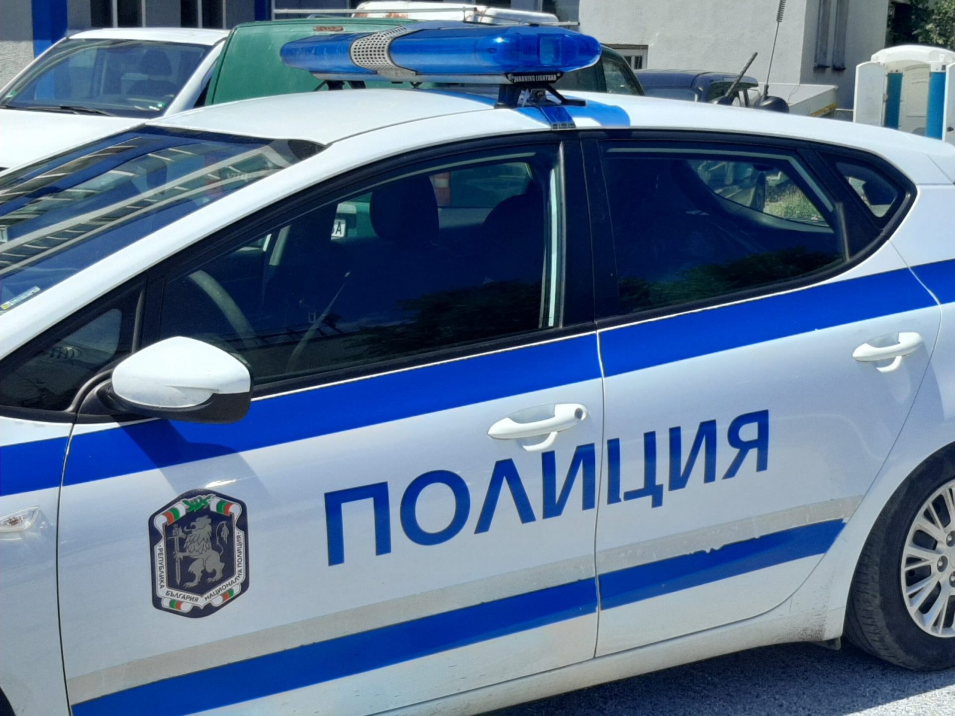 Спецакция: Униформени отидоха в петричко село и онемяха от видяното СНИМКИ