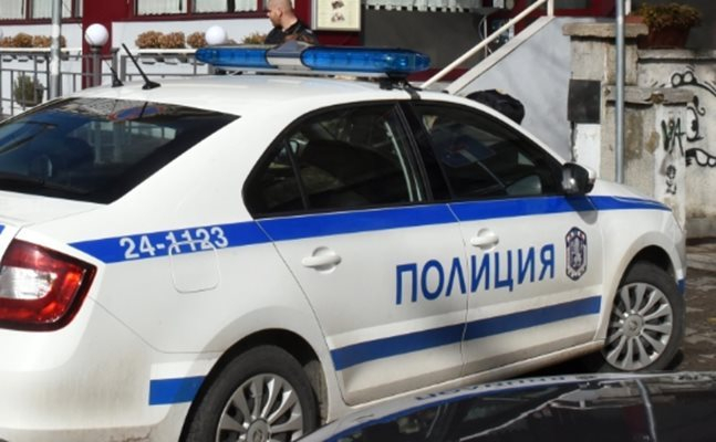 Митничари от "Капитан Андреево" провериха няколко автомобила и онемяха от видяното СНИМКА
