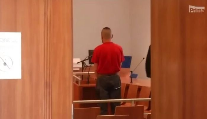 Екшън! Свирепа битка между украински бежанци и тумба побеснели роми, има загинал ВИДЕО