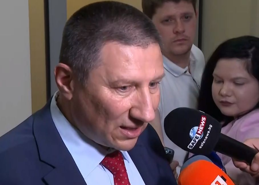 След решението: Сарафов обяви първия си ход, кани се да...