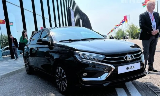 Конфузна ситуация с новата Lada Aura на международен форум ВИДЕО