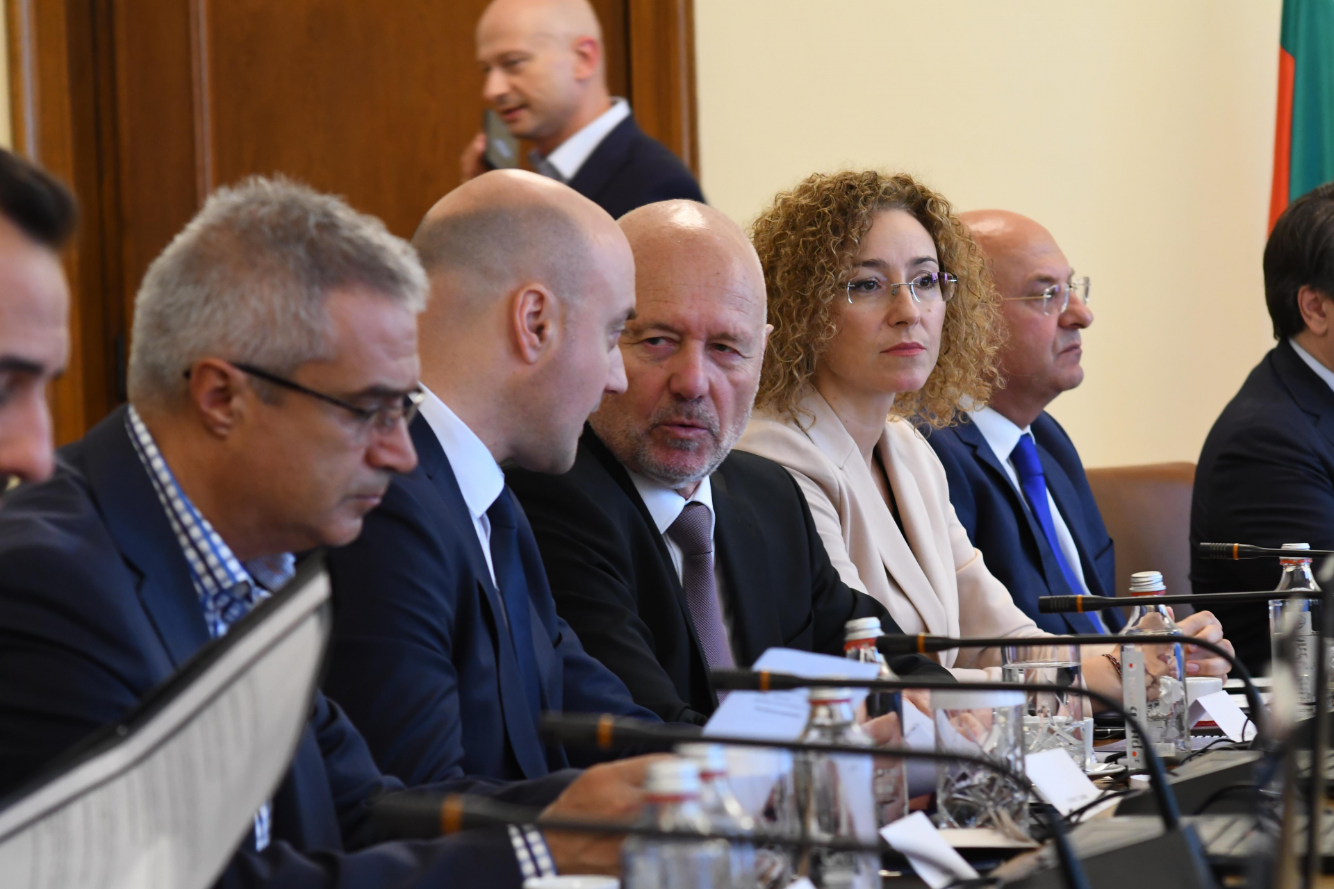 Грозен скандал във ФБ: Министърка на Денков е шефка и на „София Прайд“ 