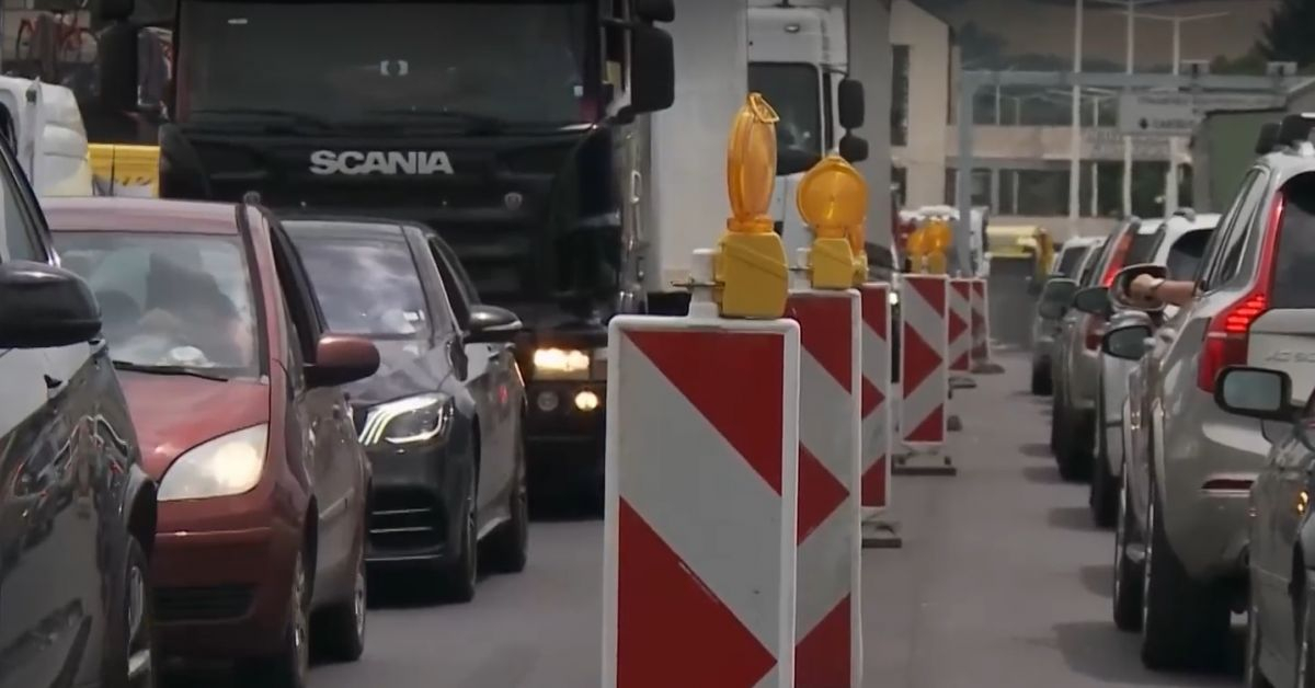 Ад на ГКПП "Кулата - Промахон", шофьорите са в капан