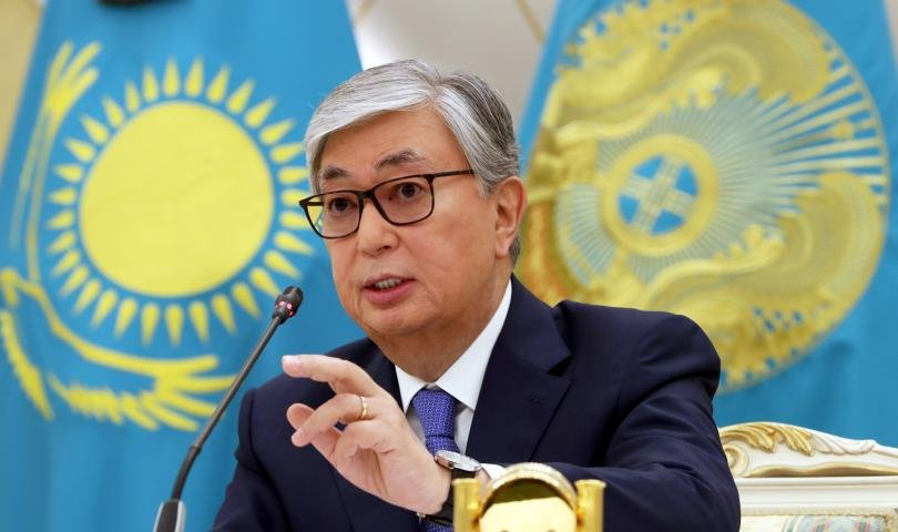 Президентът на Казахстан: Пушенето на електронни цигари е заплаха за нацията