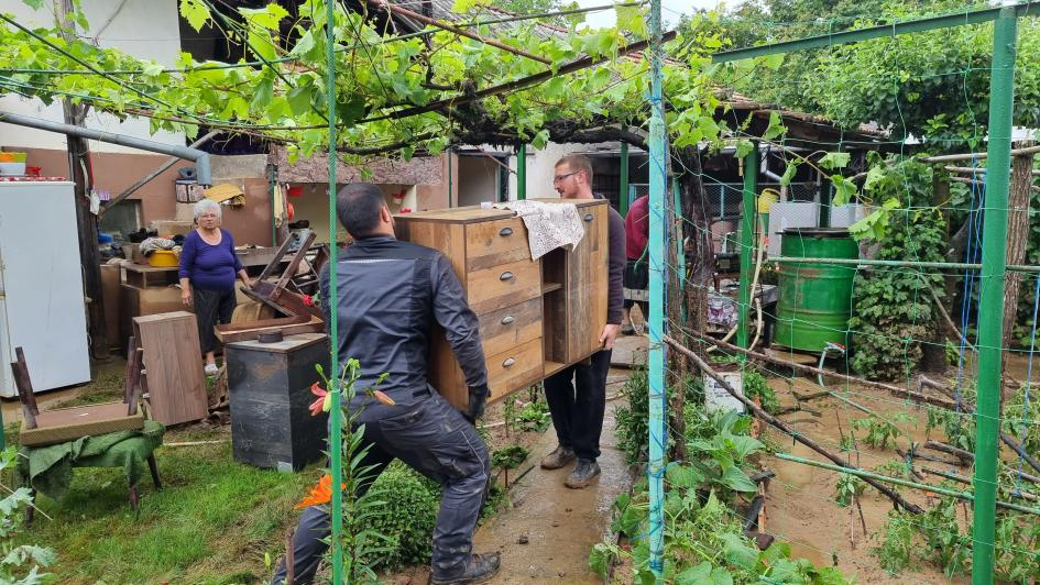 Воден ад: Северозападна България остава наводнена, страшно е СНИМКИ
