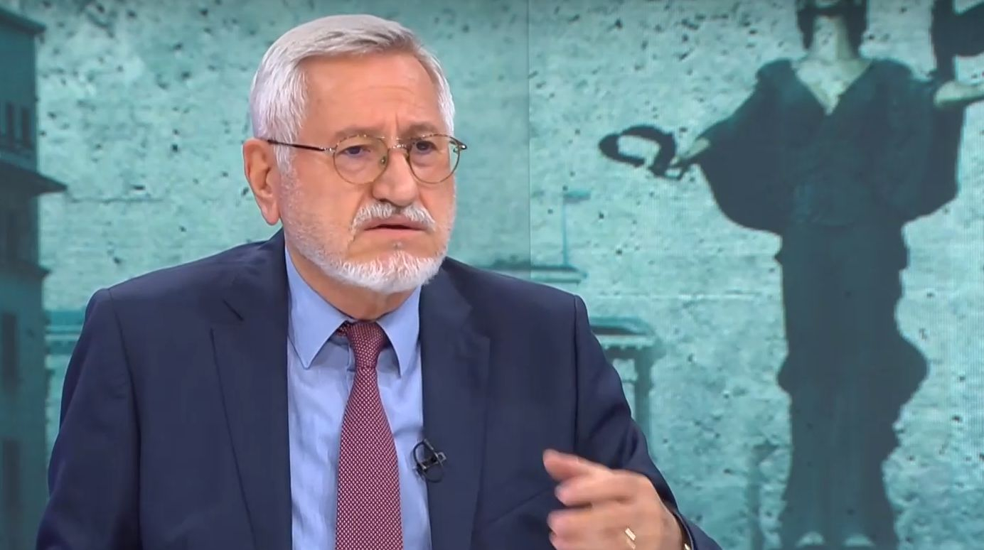 Проф. Ангел Димитров: Не е вярно, че България не може да поставя повече условия към Скопие