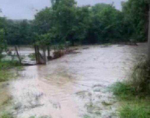 Кошмар! Преля и река Елешница, село Потоп е под вода ВИДЕО