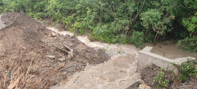 Нов воден апокалипсис в тези части на България, евакуират хора ВИДЕО