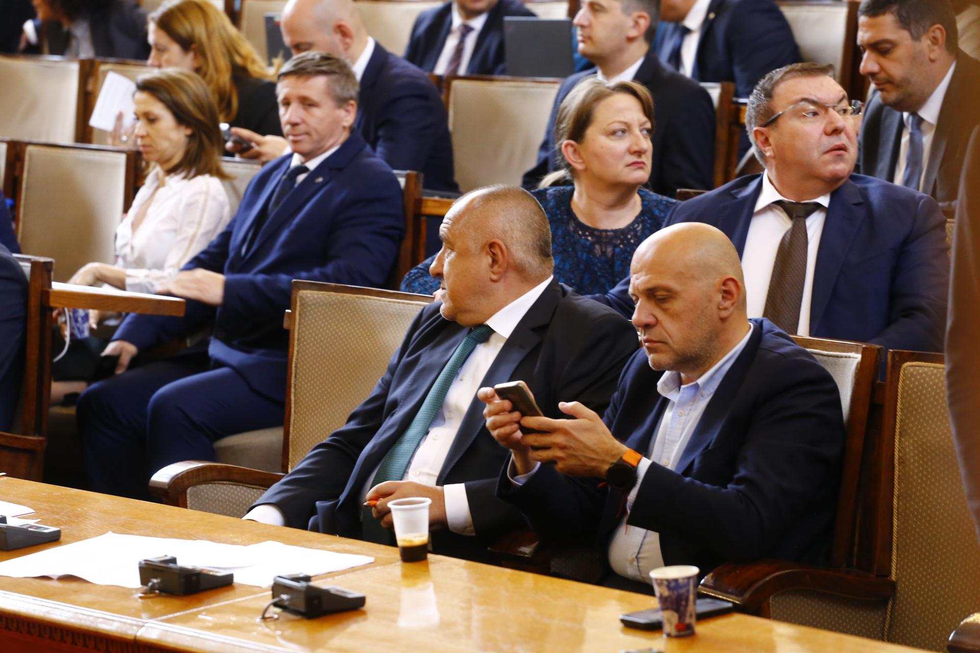 ГЕРБ поема контрола на властта