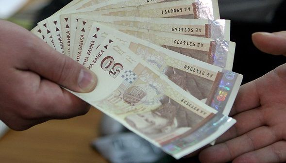 Експерт от КЗП каза какви клаузи се съдържат в договорите за бързи заеми ВИДЕО