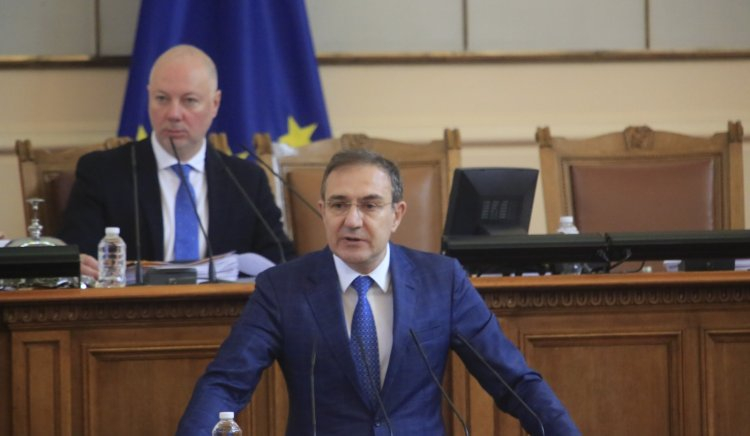 Борислав Гуцанов, БСП: Коалицията на омертата и имунитетите стана и коалиция на войната