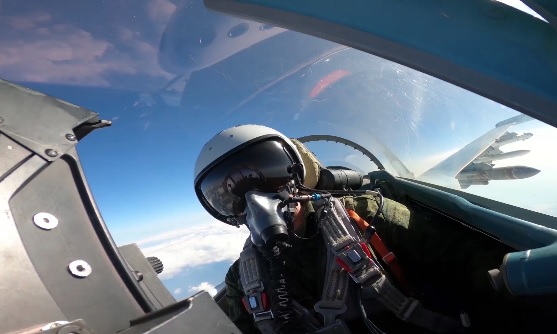 ВИДЕО от войната: Су-35С от руските ВКС откри и унищожи украински самолет