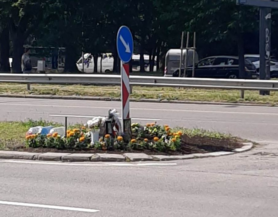 Варненка пусна СНИМКА на помен за починал на този булевард и отприщи вълна от неодобрение