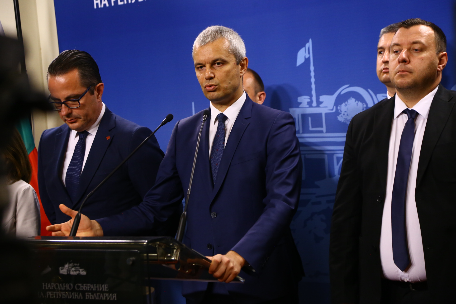 Костадинов постави ултиматум на ПП-ДБ: Или подавате оставки, или...