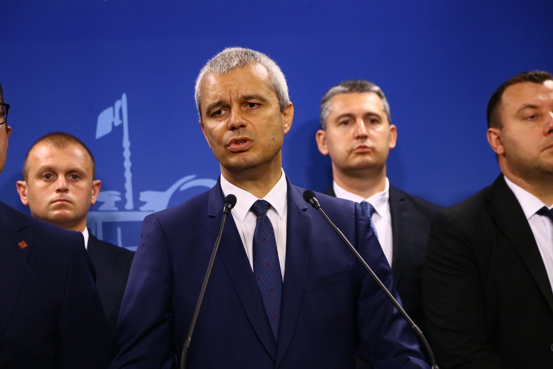 Костадинов постави ултиматум на ПП-ДБ: Или подавате оставки, или...