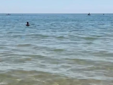 Плажуващ показа ВИДЕО от Несебър и затвори устата на всички
