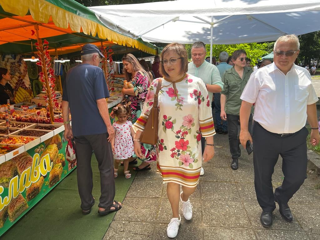 Председателят на БСП Корнелия Нинова посети Кюстендил за празника на черешата