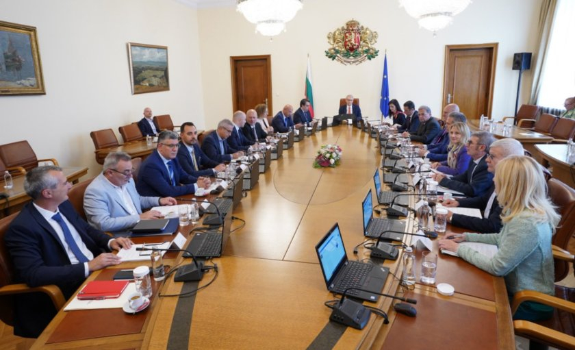 Правителството решава за пенсиите и парите за децата 