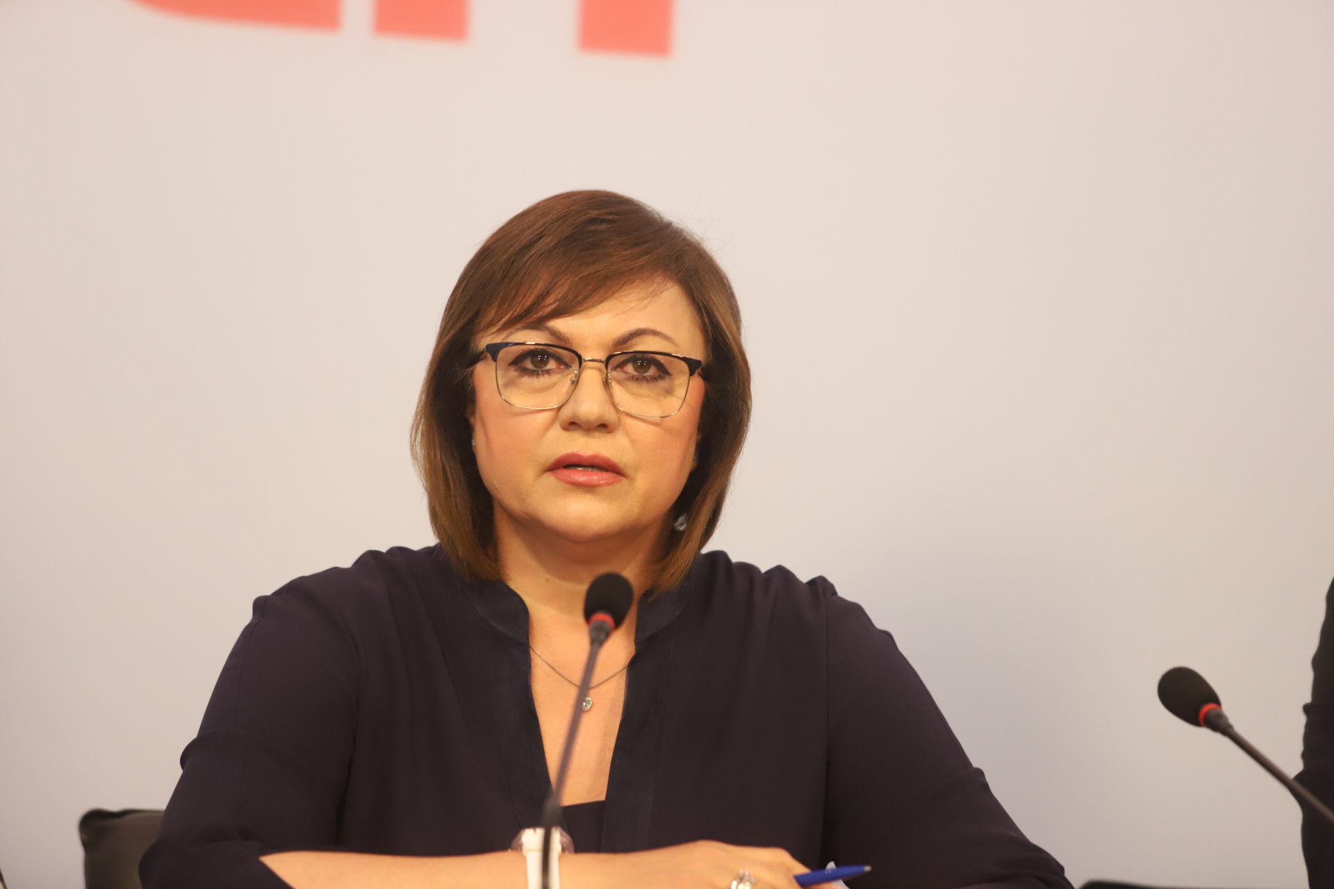 Корнелия Нинова: Единни ще се справим