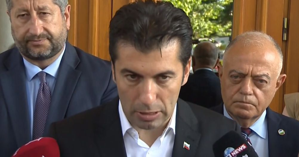  Кирил Петков се върна от морето и обяви какво са се разбрали с ГЕРБ на лидерската среща 