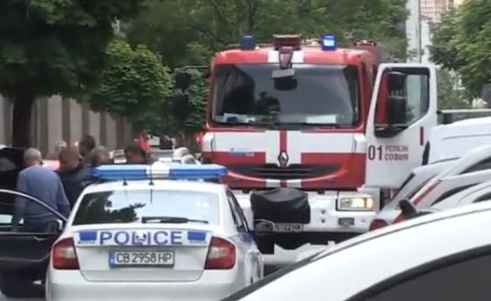 Само в БЛИЦ! Полиция и пожарна се изсипаха на централен столичен булевард, какво се случва 